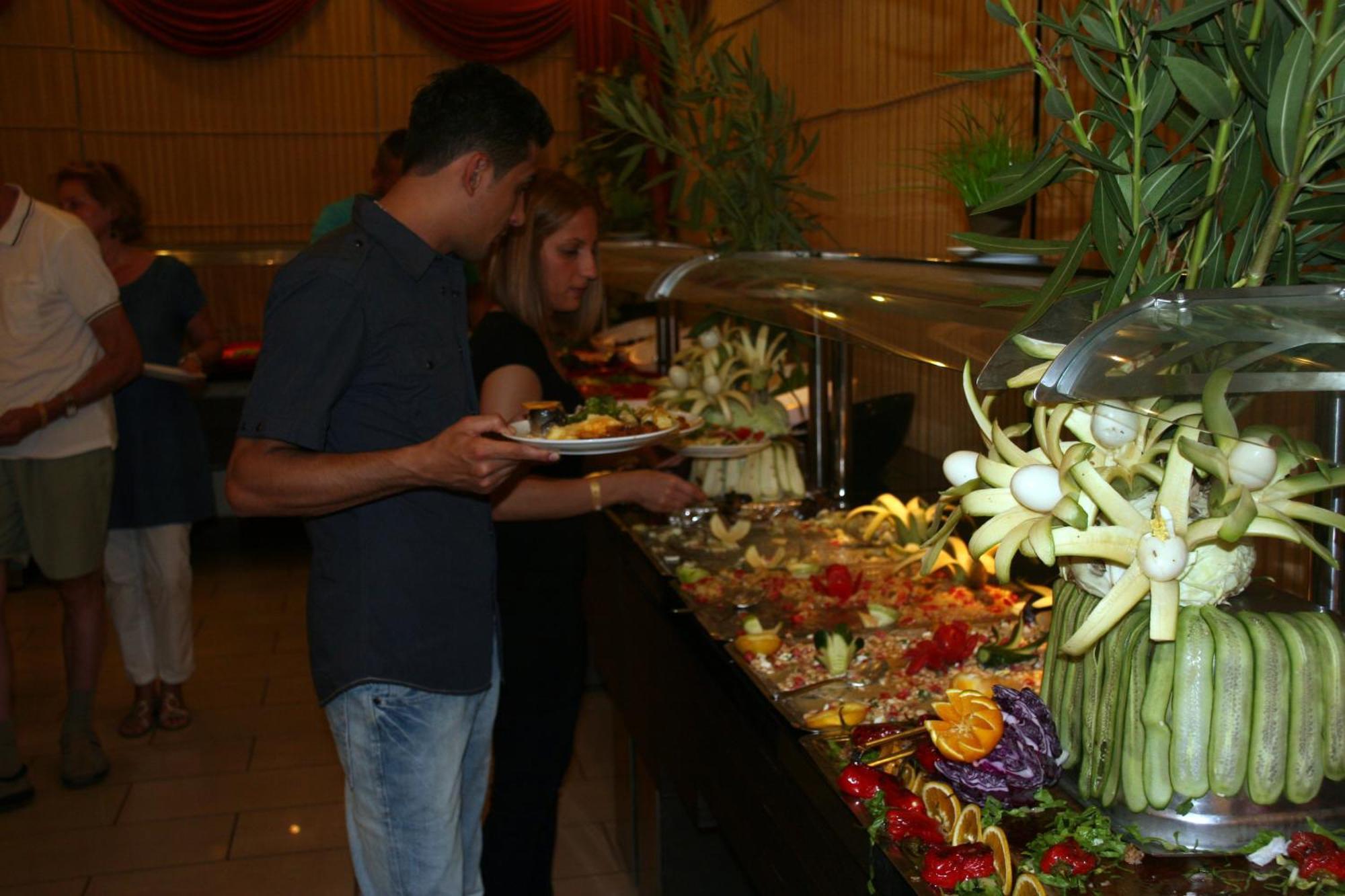 Kleopatra Royal Palm Hotel Alanya Bagian luar foto